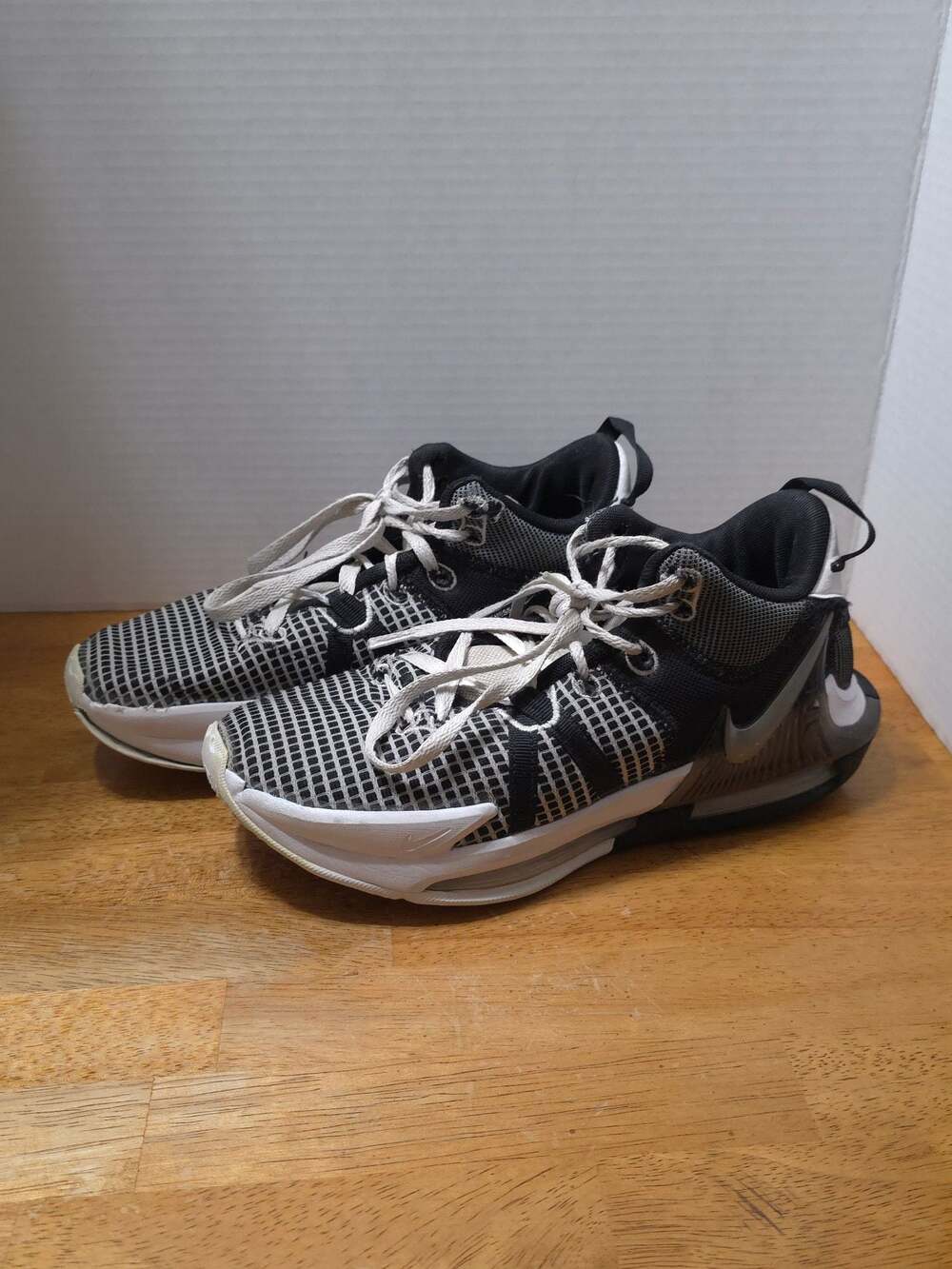 Nike LeBron Witness VII Metallic Silver Black Basketball Shoes